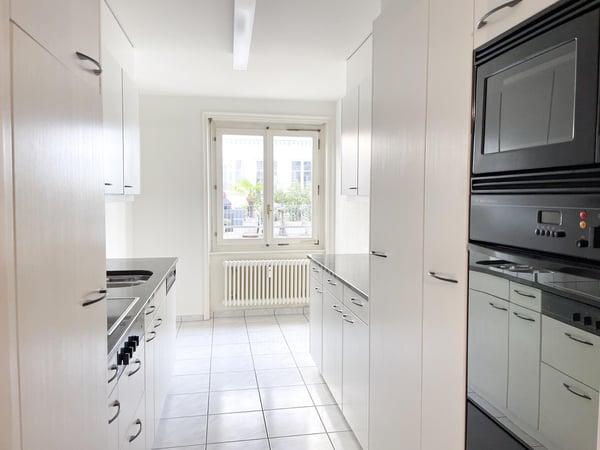 Licht, Raum und Stadtleben Ihre 1.5-Zimmer-Oase in Basel 1