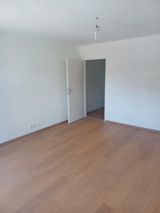 Wohnen beim Bahnhof Kloten mit Blick ins Grüne 3