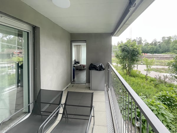 Willkommen in Ihrem neuen Zuhause! Diese attraktive 2.5-Zimmerwohnung überzeugt durch ihre zentrale Lage und moderne Ausstattung: 6