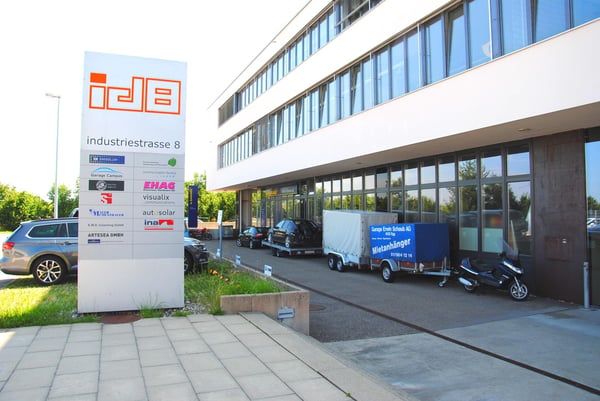 Vielseitige Gewerbe-/Lagerfläche im Industriegebiet Oetwil am See 3