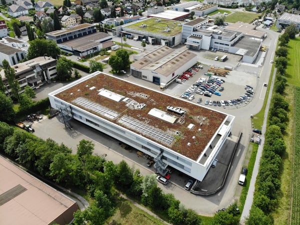 Vielseitige Gewerbe-/Lagerfläche im Industriegebiet Oetwil am See 7