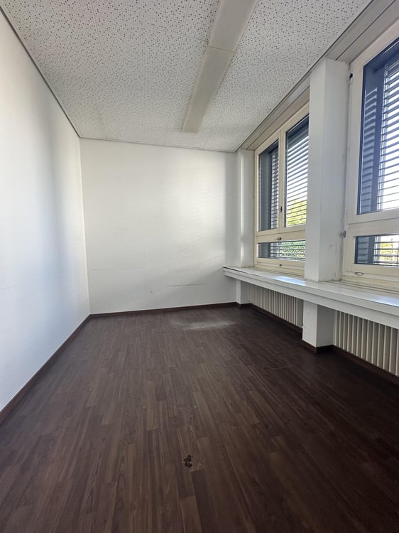 Kleines, preiswertes Büro 3