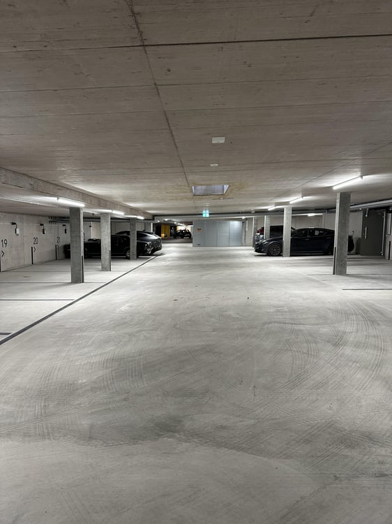 Tiefgaragenparkplatz in Bassersdorf 2