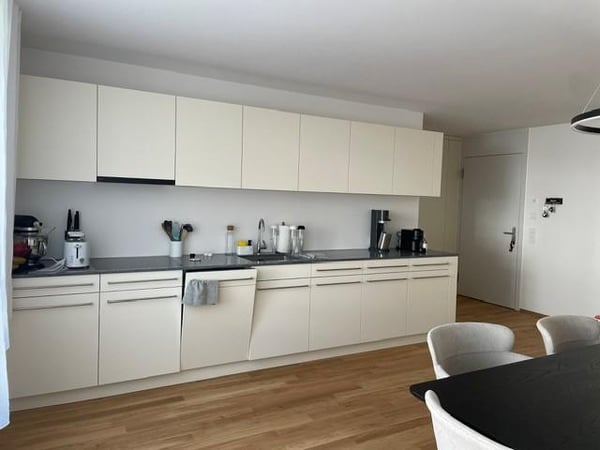 Eleganz trifft Funktionalität: Neubau 3.5-Zimmerwohnung in Bülach 8