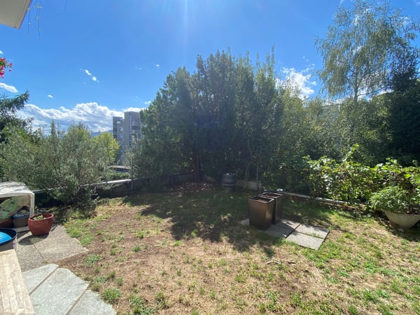 Sonnige Wohnung mit eigenem Garten in Höngg 1