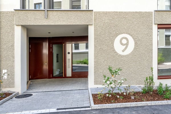 Ihr nächster Standort mit Schaufensterfront: mitten in Zürich-Oerlikon 11