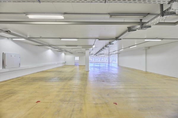 Ideale Lager-/Logistik- und Versandfläche in Basel - 832 m² mit hoher Bodenlast 10