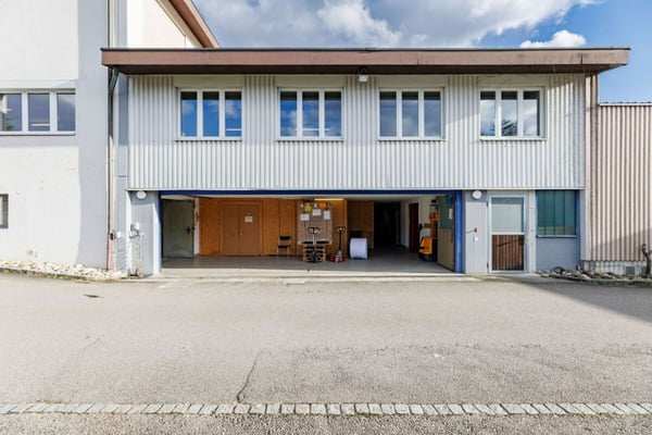 Gewerbeimmobilie mit vielseitigen Nutzungsmöglichkeiten in Oftringen! 32