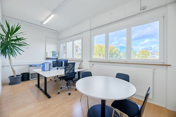 Gewerbeimmobilie mit vielseitigen Nutzungsmöglichkeiten in Oftringen! 12