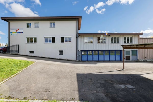 Gewerbeimmobilie mit vielseitigen Nutzungsmöglichkeiten in Oftringen! 3