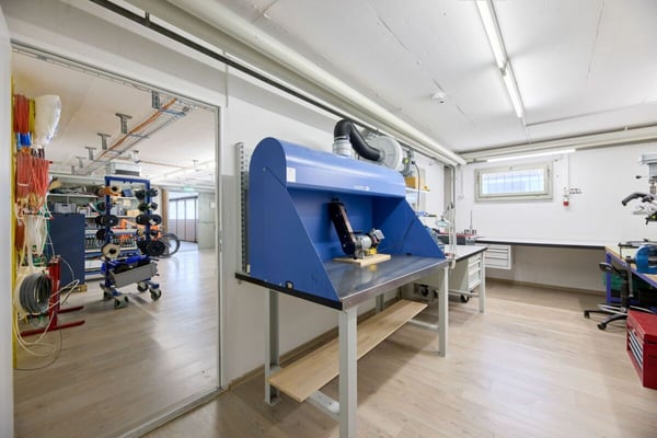 Gewerbeimmobilie mit vielseitigen Nutzungsmöglichkeiten in Oftringen! 28