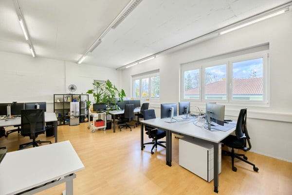 Vielseitigen Gewerbeimmobilie in Oftringen 10