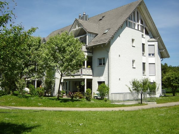 Einstellplatz mit oder ohne E- Ladestation / Motorradplatz 20