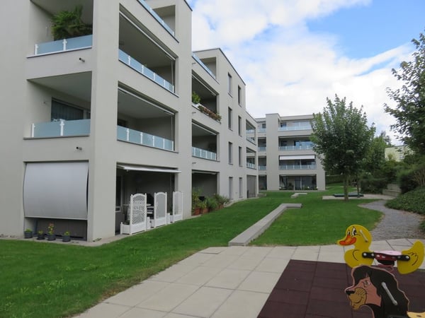 Grosszügige 1.5-Zimmer-Wohnung mit Gartensitzplatz 1