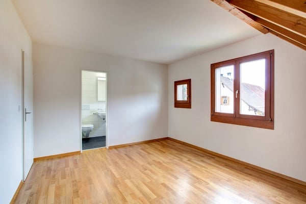 Moderne 3.5-Zimmer-Dachwohnung mit Cheminee und viel Charme. 6