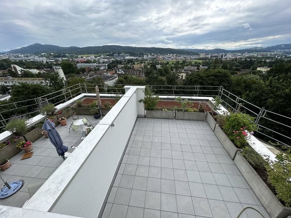 Schöne Attikawohnung in Oberengstringen! 2
