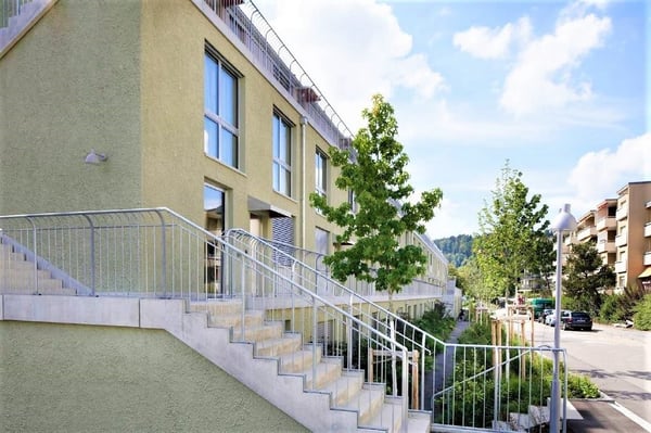 Moderne 2.5 Zimmer-Wohnung in der Überbauung WINTY