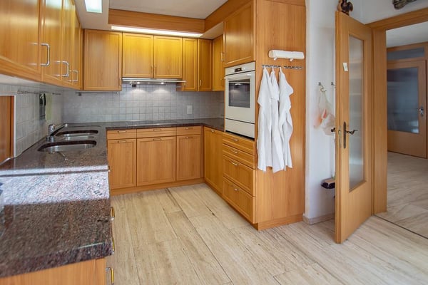 aussergewöhnliches Zweifamilienhaus an sensationeller Lage 4