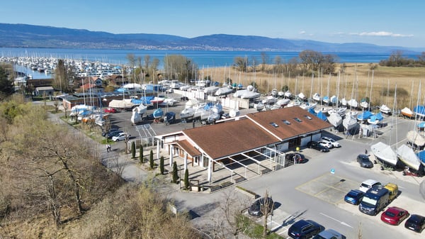 Restaurant et magasin + chambres d'hôtes à Chevroux / VD 3