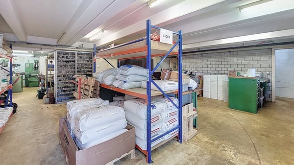 Locaux commerciaux / industriels à Cressier / FR 9