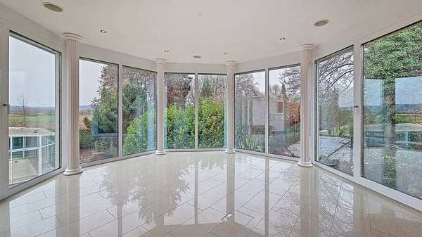 Magnifique appartement de 1 pces (115m2) avec terrasse à Vallon / FR 7