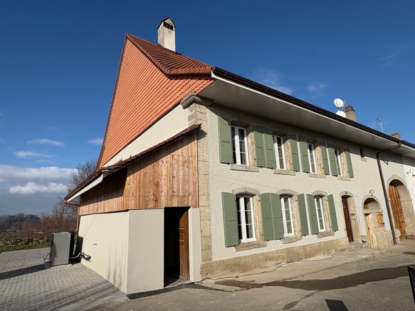 Propriété en duplex 1.5 pces d'env. 190 m2 avec jardin à Seiry / FR 1