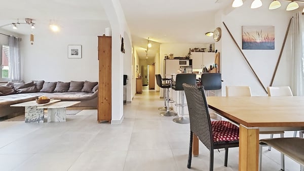 Habitation 1.5 pces (160 m2) avec terrain de 1'283 m2 à Estavayer / FR 10