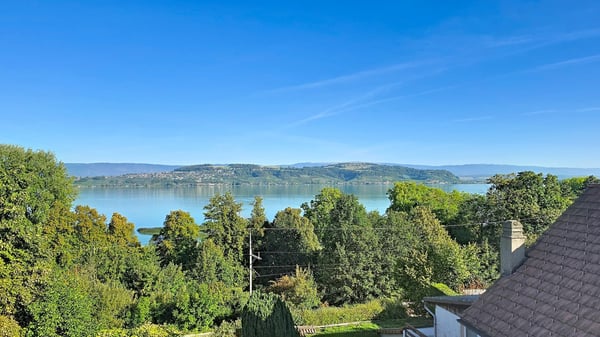 Villas familiales de 3.5 pces avec vue sur le lac à Meyriez / FR 2