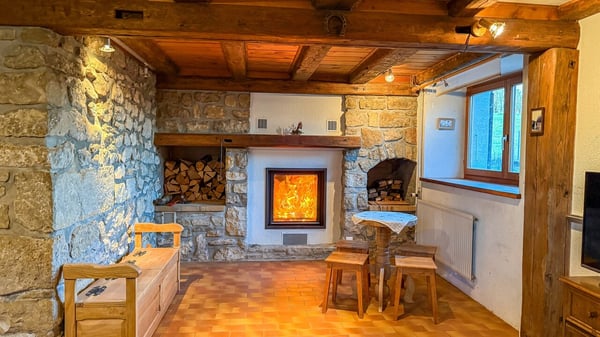 Maison jumelée 5.5 pces avec jardin d'agrément au Mont-de-Buttes / NE 3
