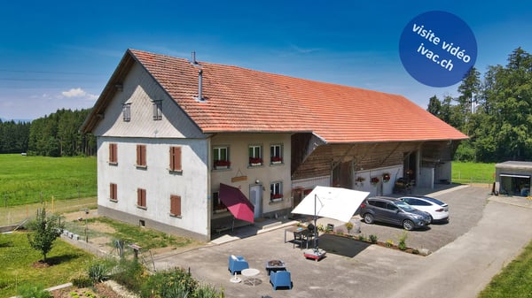 Ferme équestre rénovée de 6.5 pces sans voisinage à Villarimboud / FR 1