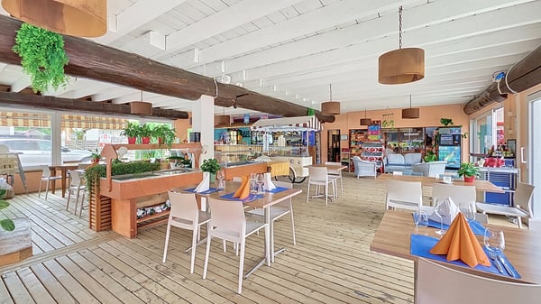 Opportunité rare : café-restaurant proche du lac à Cheyres / FR 8