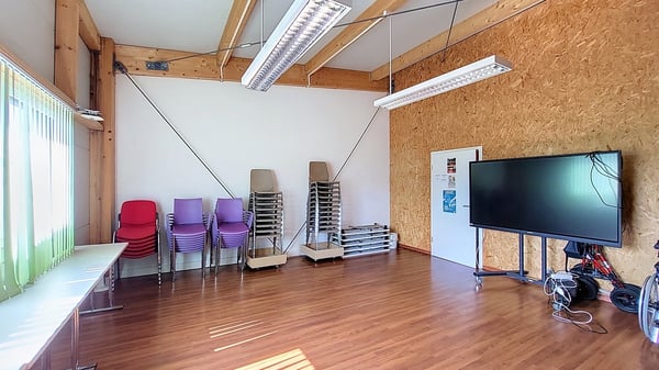 Locaux commerciaux / bureaux d'env. 220 m2 à Estavayer-le-Lac / FR 11