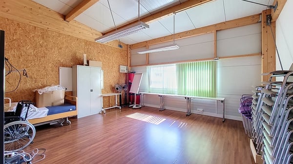 Locaux commerciaux / bureaux d'env. 220 m2 à Estavayer-le-Lac / FR 10