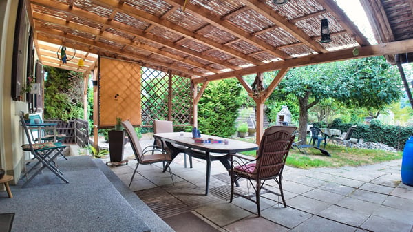Maison villageoise de 8 pces à Villeneuve / FR 6