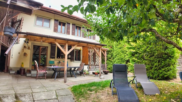 Maison villageoise de 8 pces à Villeneuve / FR 5