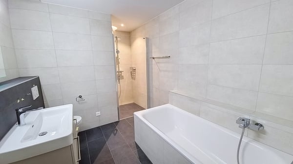 3 villas contiguës 5.5 pces avec jardin privatif à Dompierre / FR 11