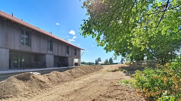 3 villas contiguës 5.5 pces avec jardin privatif à Dompierre / FR 13