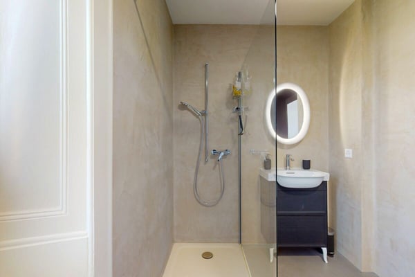 Stilvolles Einfamilienhaus mit Einlegerwohnung- renoviert, hell und heimelig 9