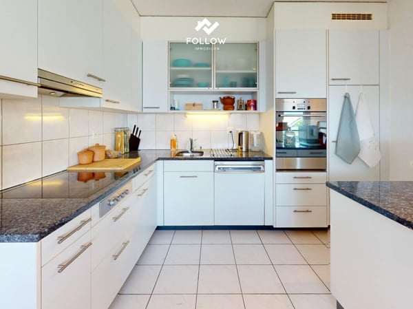 Gepflegte 1.5 Zimmer Wohnung mit grosser Terrasse und Sicht auf den Thunersee 5