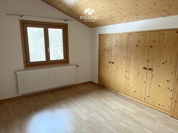 Sonnige 1.5-Zimmer-Dachwohnung mit Balkon, Gartensitzplatz im Dorfzentrum von Fiesch 4