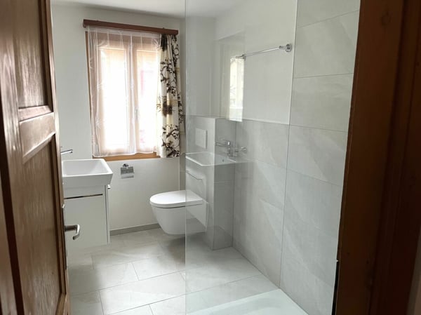 Grosse und familienfreundliche 1.5-Zimmer-Wohnung mit Balkon und Gartenanteil im Dorfzentrum von Fiesch 7