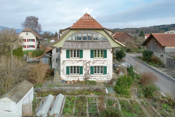 Grosszügiges Dreifamilienhaus mit Weitsicht 13