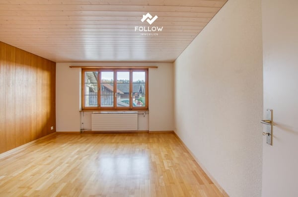 Grosszügiges Dreifamilienhaus mit Weitsicht 12