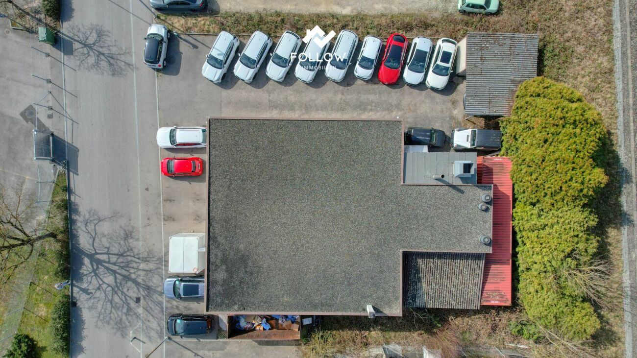 Qui la tua azienda cresce: Funzionale hall commerciale con ampia area esterna