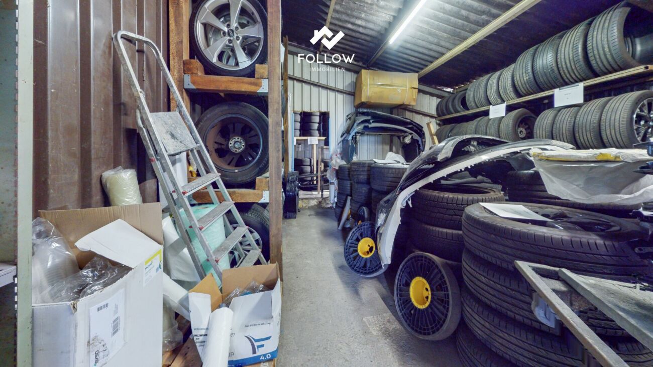 Qui la tua azienda cresce: Funzionale hall commerciale con ampia area esterna