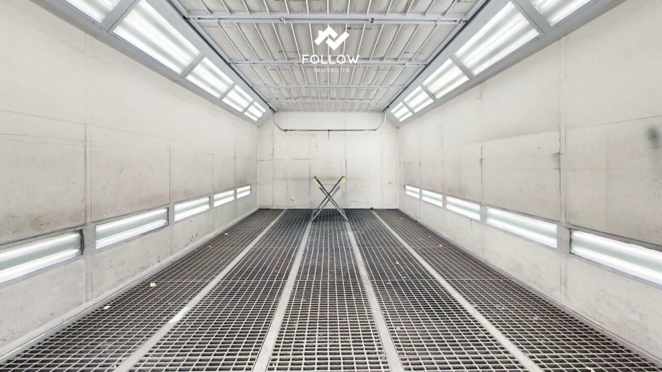 Qui la tua azienda cresce: Funzionale hall commerciale con ampia area esterna