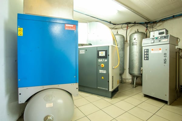 Moderne Gewerbehalle mit Büro und vielseitigem Nutzungspotenzial in Marly 25