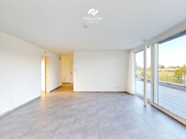 Altersgerechte und barrierefreie 3,5 Zimmer Attikawohnung mit gehobenem Ausbaustandart und Sicht auf Jura und Emme 3