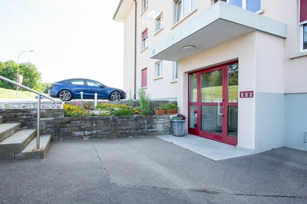 Mehrfamilienhaus mit Entwicklungspotenzial und zusätzlicher Bauparzelle in Heitenried 4