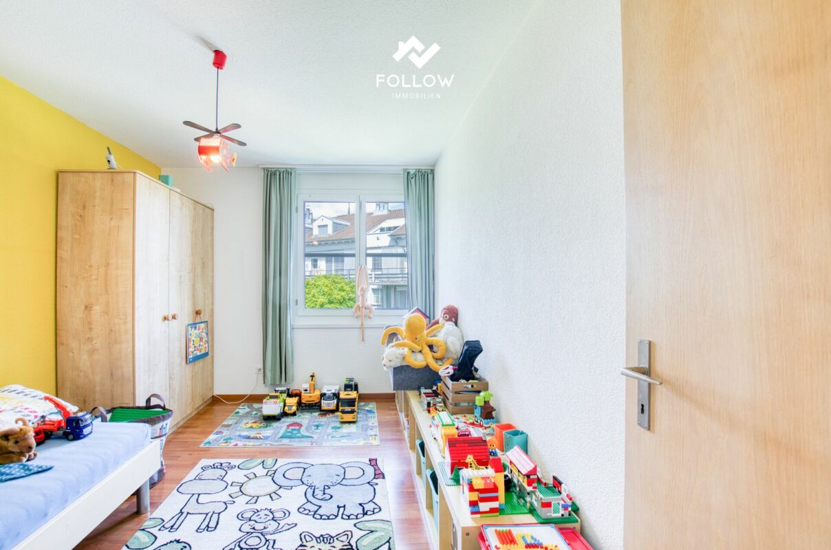 Gemütlichkeit, Platz und ruhige Lage: Helle Wohnung mit Balkon und Lift